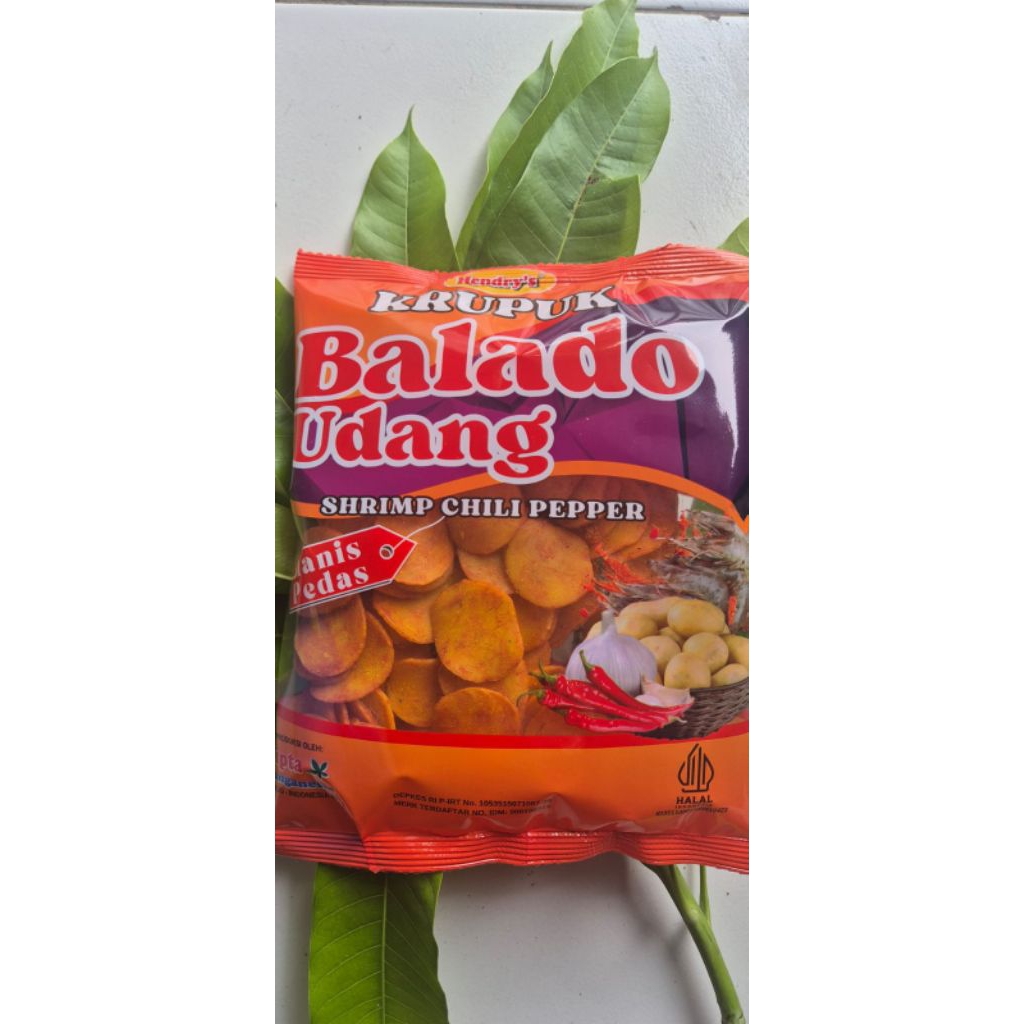 

Kerupuk/krupuk udang renyah merk hendry's hadir dalam kemasan 500 gram dengan rasa udang balado.