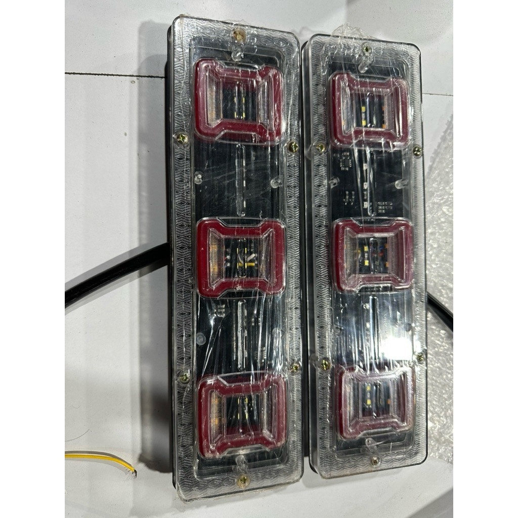 SEPASANG Lampu Rem Belakang Stop Lamp LED Model Terbaru 3 Kotak TJ03 Truk Canter Hino Pickup Pikup L