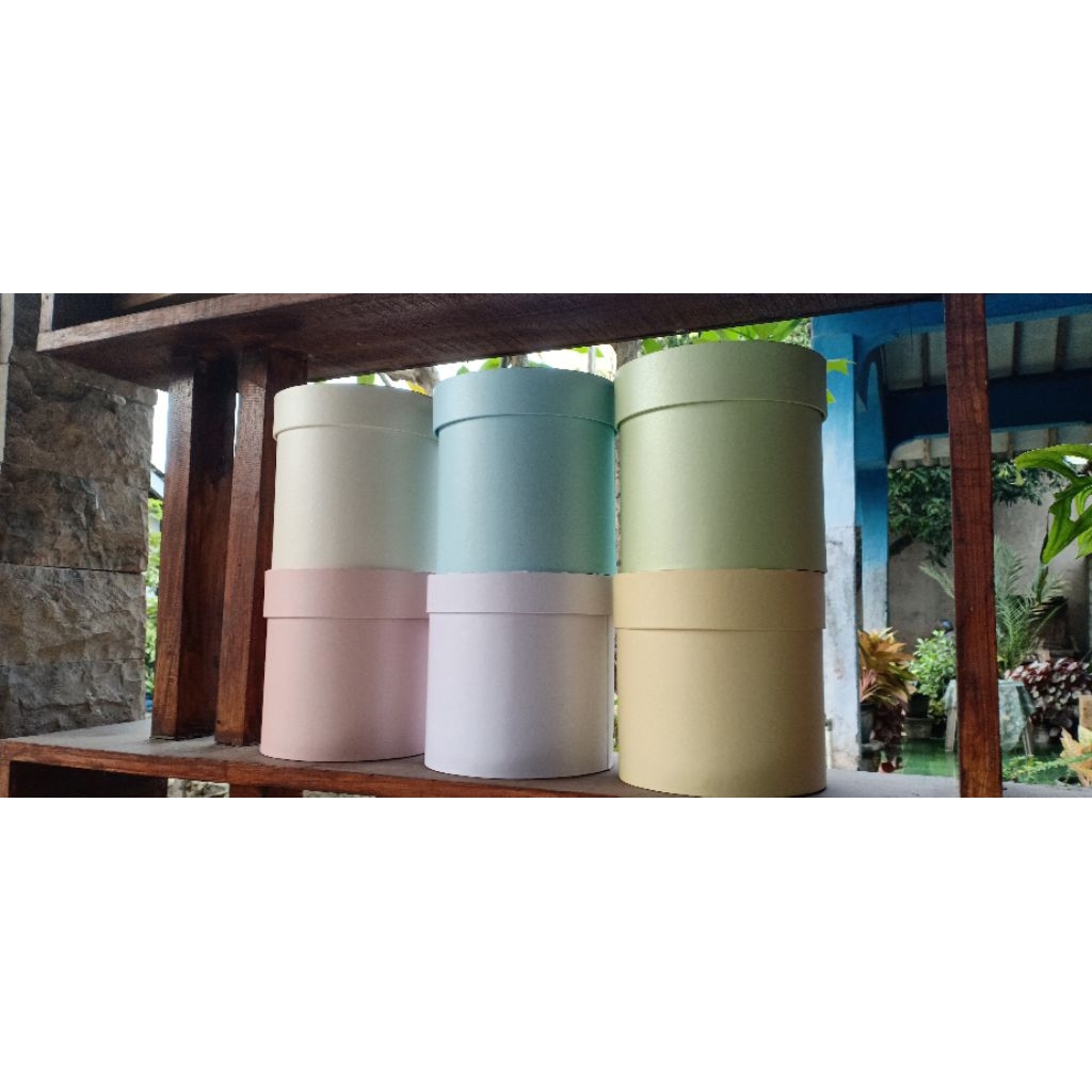 

Bloom Box Flower Bulat Round Diameter 15 cm tinggi 15 cm warna muda