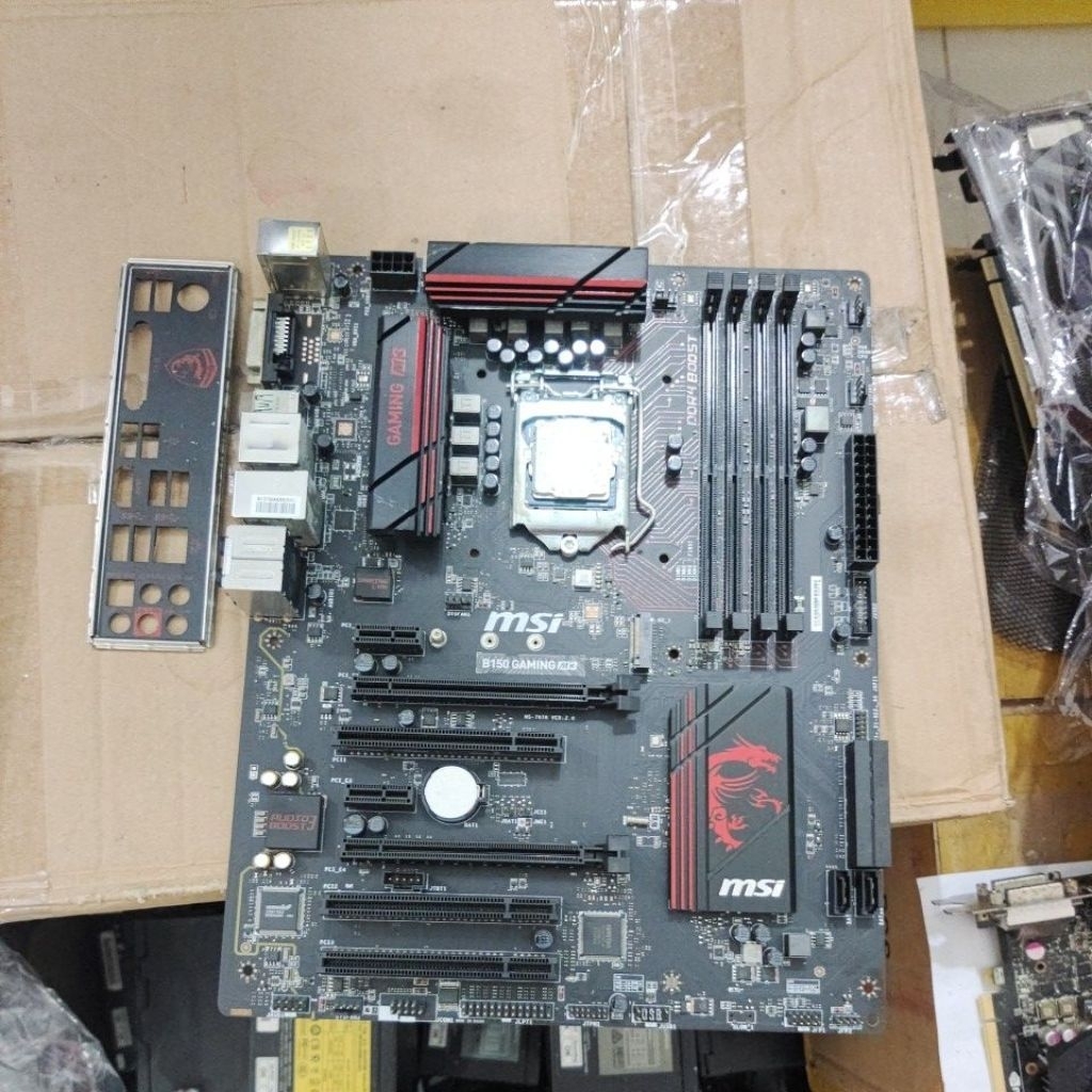 mainboard MSI b150 gaming M3 ddr4 + procsesor core i7 7700k gen7
