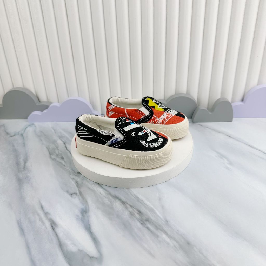 Sepatu Anak Model Selop FSN Hitam Abstrak Anak Laki Laki dan Anak Perempuan Usia 8 Bulan-8 Tahun