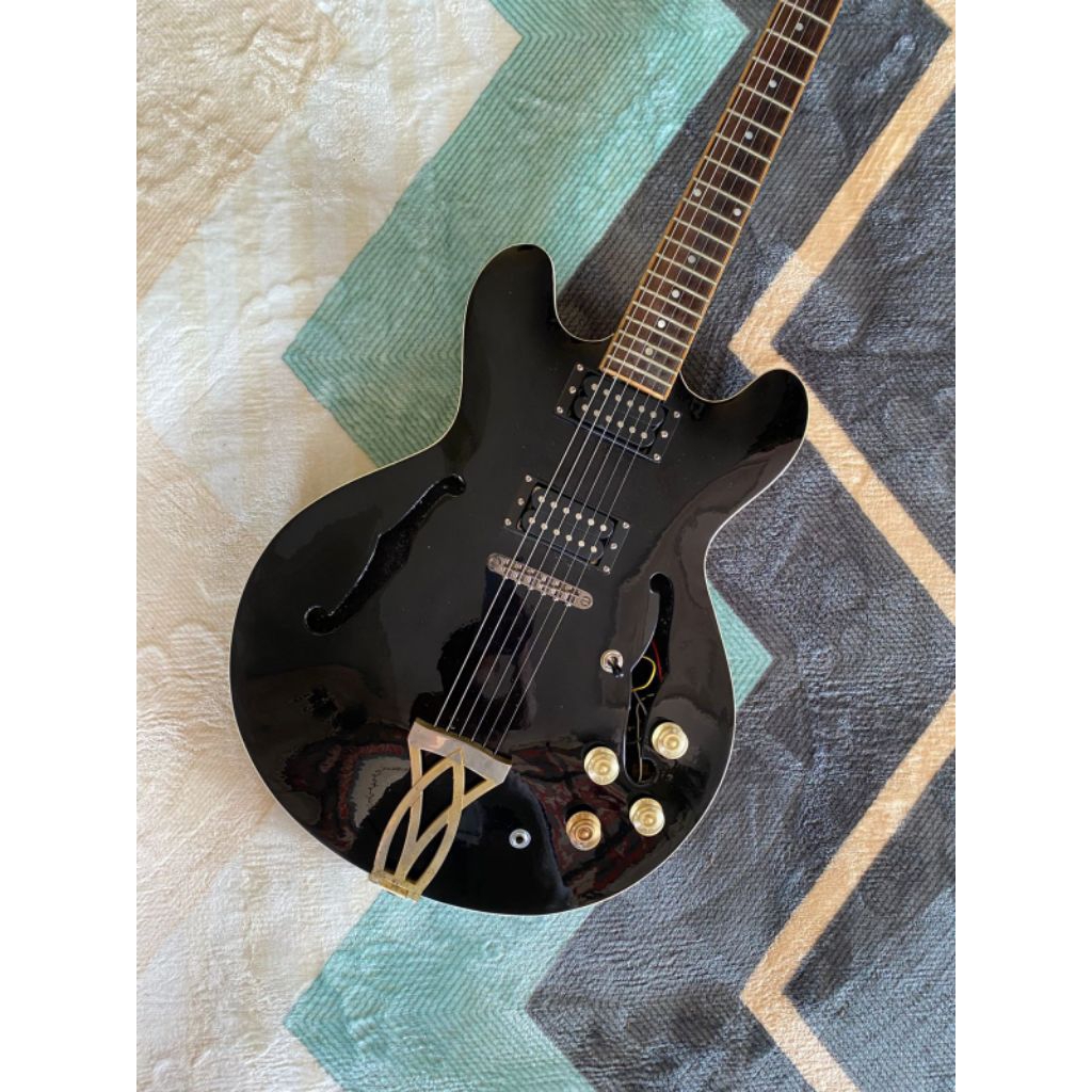 Gitar Gibson Semi Hollow Black Beauty