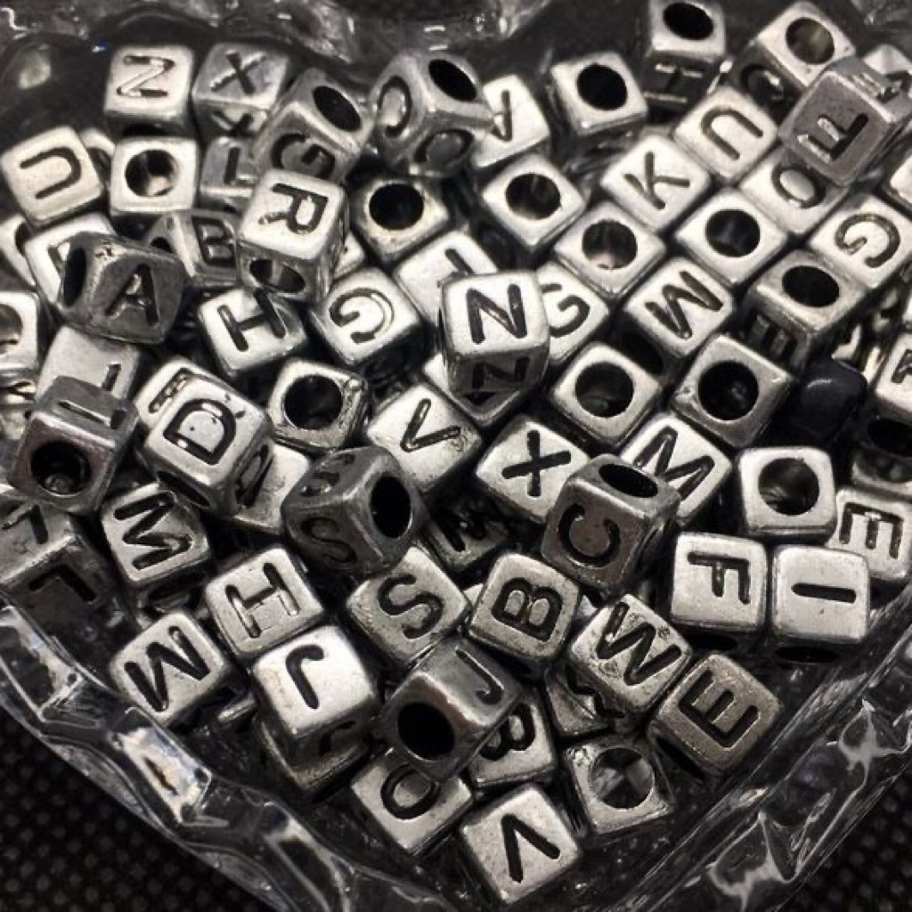 [RANDOM] beads manik mote huruf silver 15g