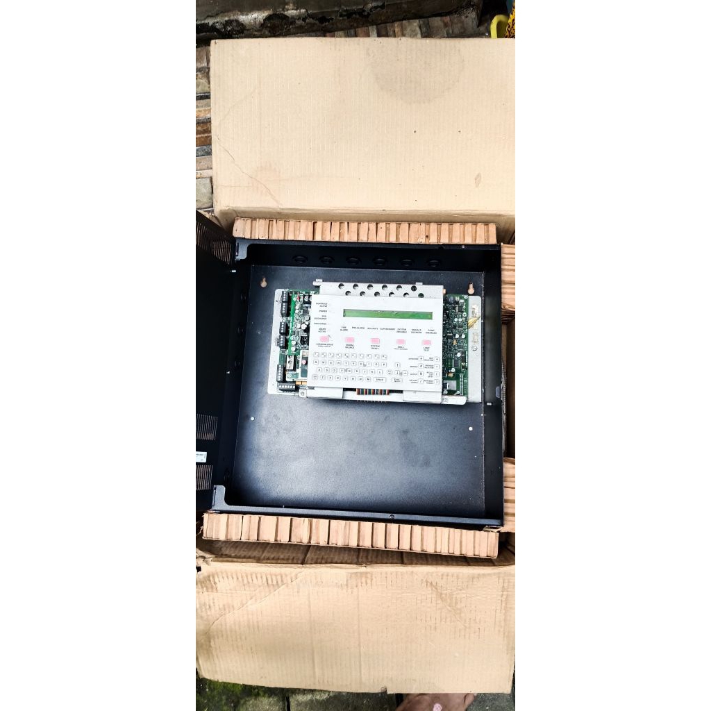 Notifier NFS-320 alarm gedung.Minus