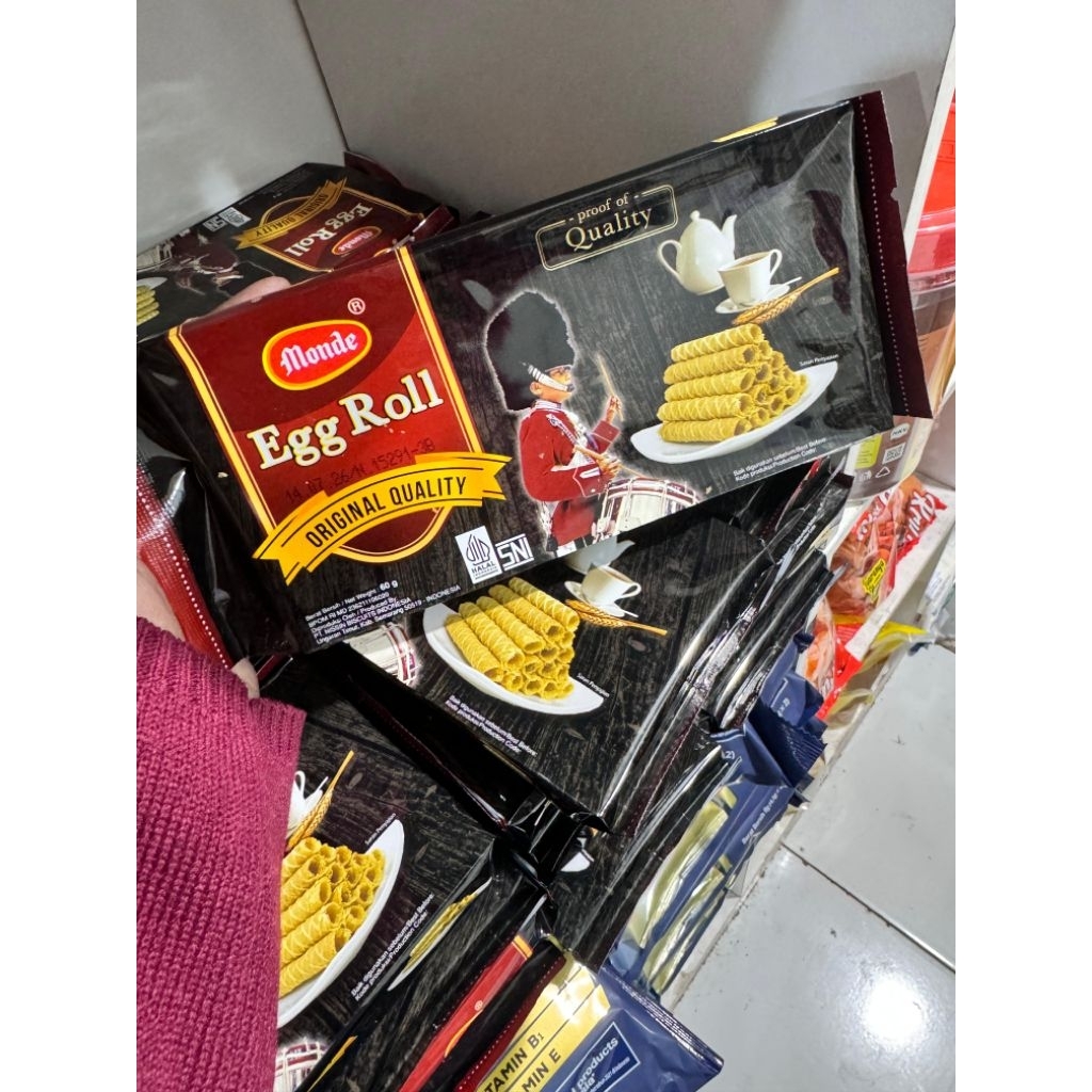 

MONDE EGG ROLLS / CEMILAN ENAK