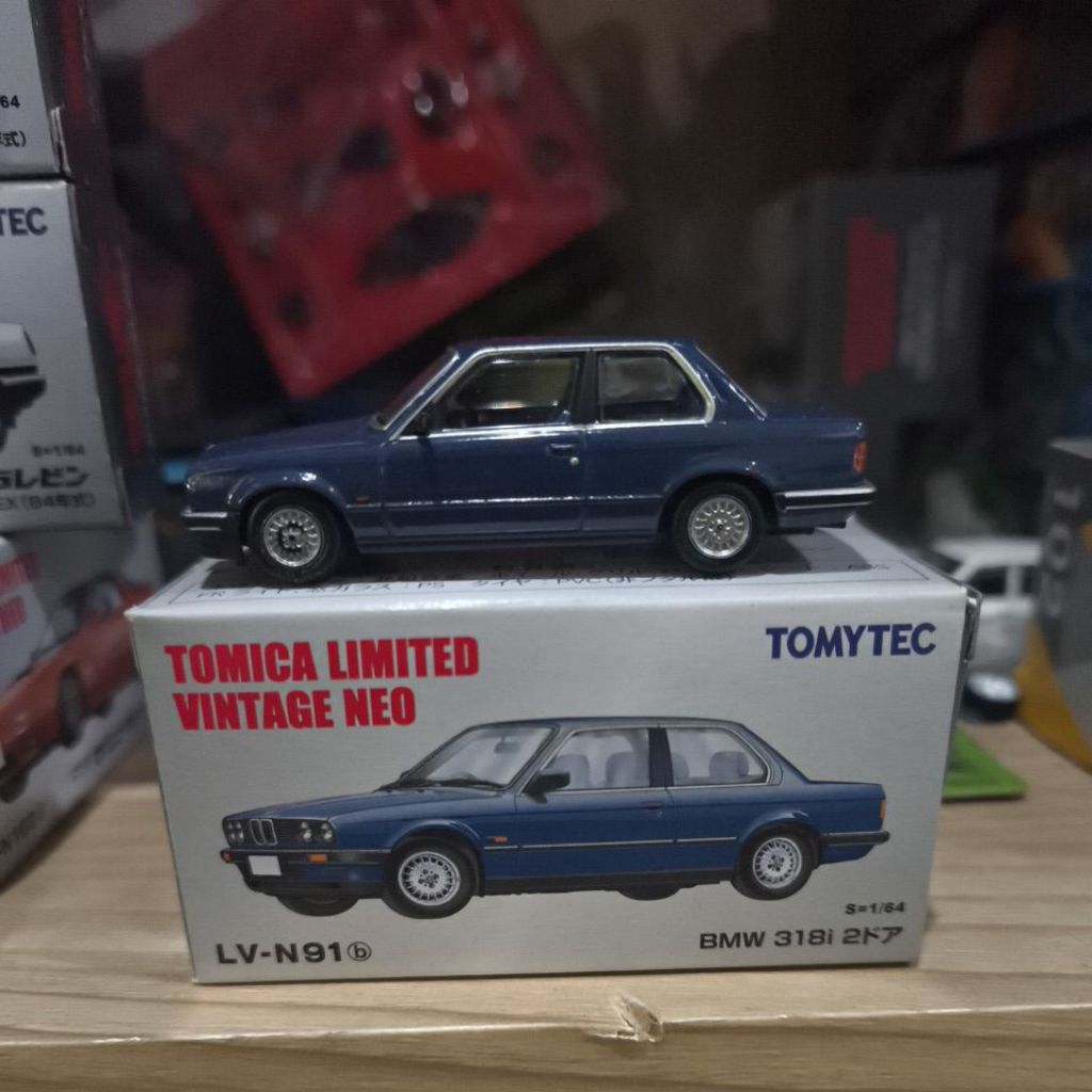 Tomica Limited Vintage Neo TLVN LVN91b BMW 318i Biru