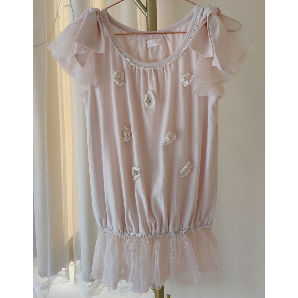 liz lisa atasan pita pink