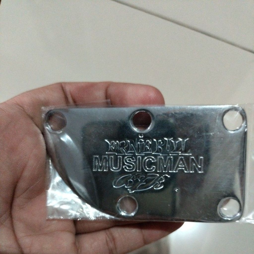 Neckplate gitar / bass musicman ernieball