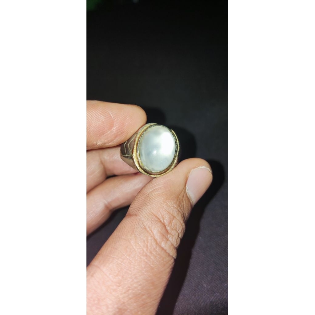 BATU DURI BULAN ANGGUR