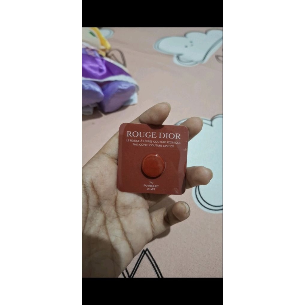 dior lipstick (sample)