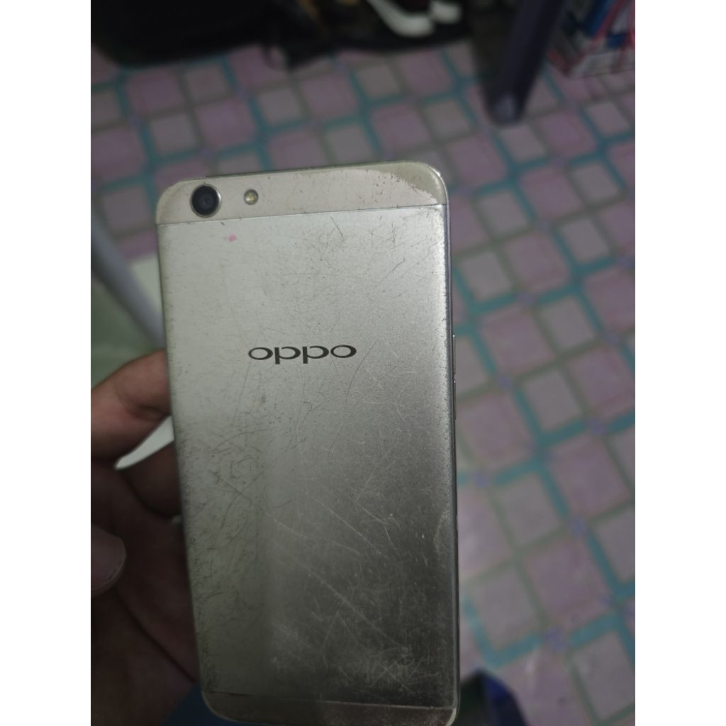 oppo f1s minus lcd retak masih bisa sentuh ,tombol keras,fisik seperti di foto