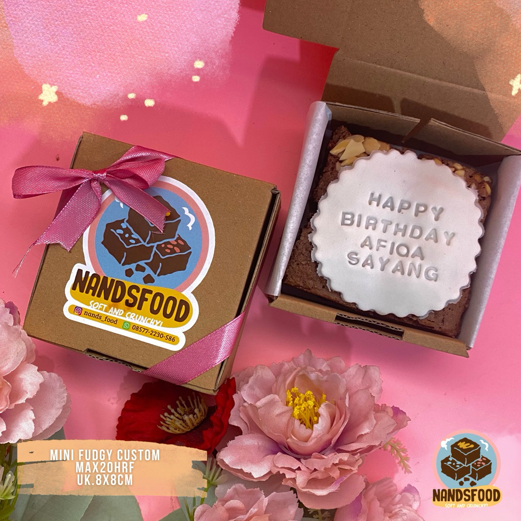 

Mini Fudgy Brownies / Brownies Skat Custom uk 8x8cm by nandsfood