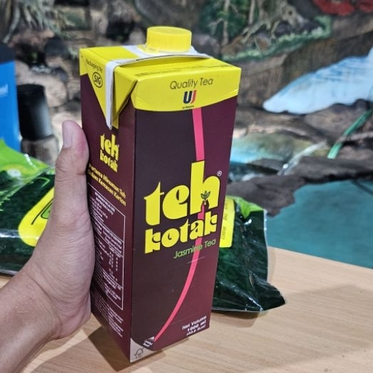 

PCS 1LITER - TEH KOTAK ULTRA ORIGINAL MANIS 1000ML / ORIGINAL JASMINE TEA UHT 1 LTR ULTRA TEH 1LITER