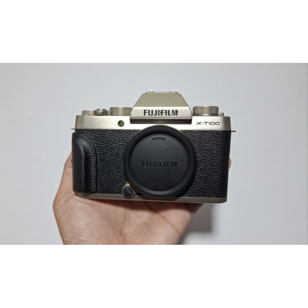 Kamera Mirrorless Fujifilm XT100
