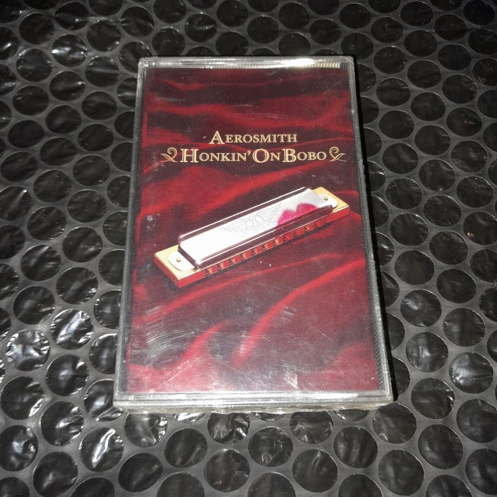 kaset aerosmith honkin on bobo / segel