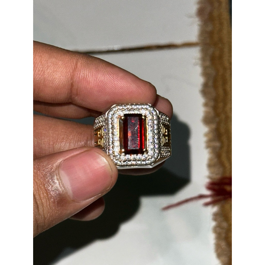 Natural Pyrope - almandine (garnet) ceylon sri lanka