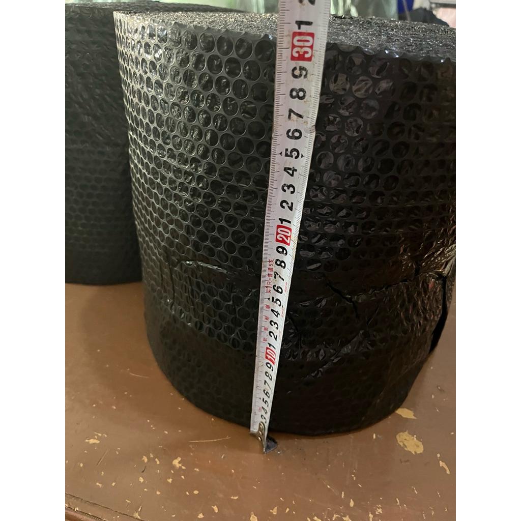 

Bubble warp Hitam ukuran 30 cm x 50 m dari 2,5 kg (Hanya bisa Instan/ Gosand )