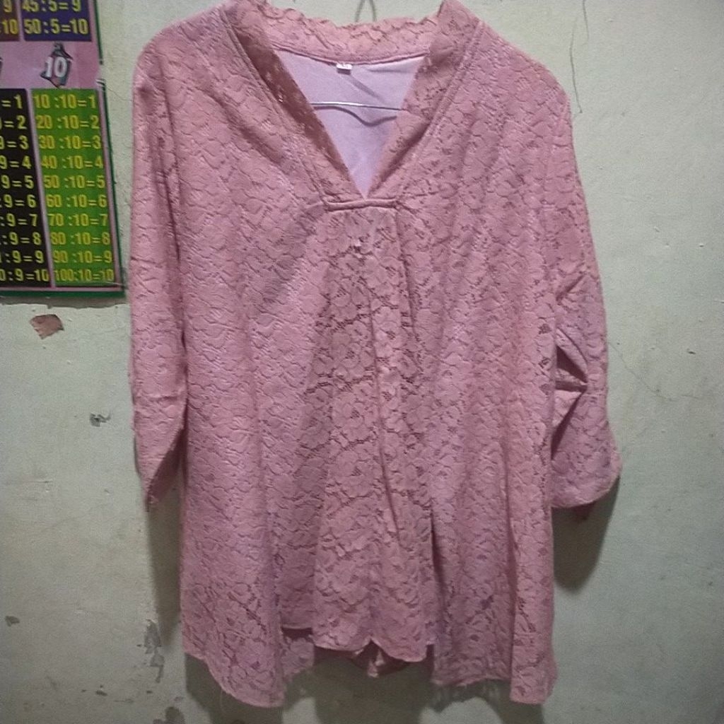 Preloved PL Atasan Brukat Pink