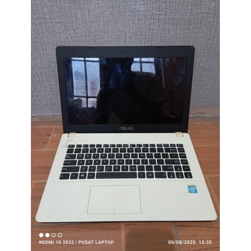 Laptop Asus X451C Notebook PC Ram2gb DDR3 Lcd14in Kondisi hidup inidikator gambling unit kumplit Lcd