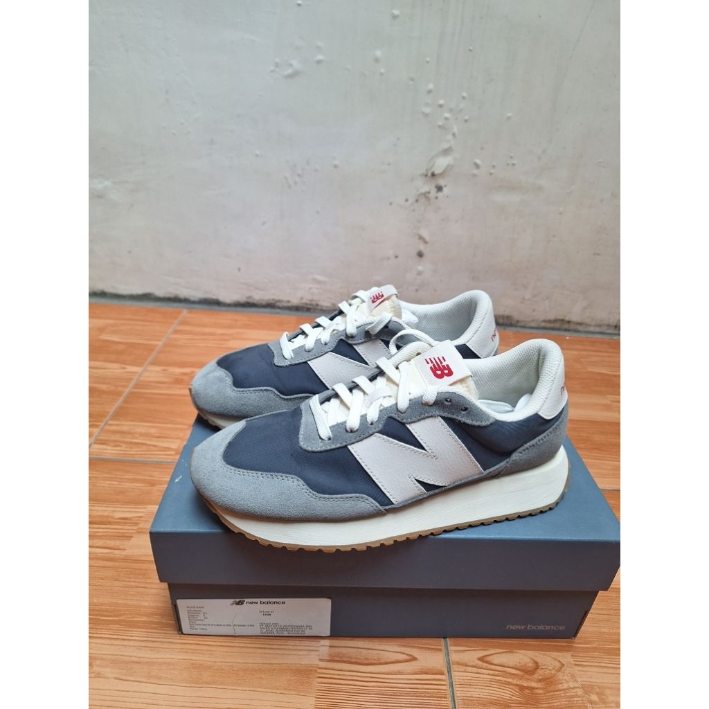 Sepatu New Balance 237 second bekas