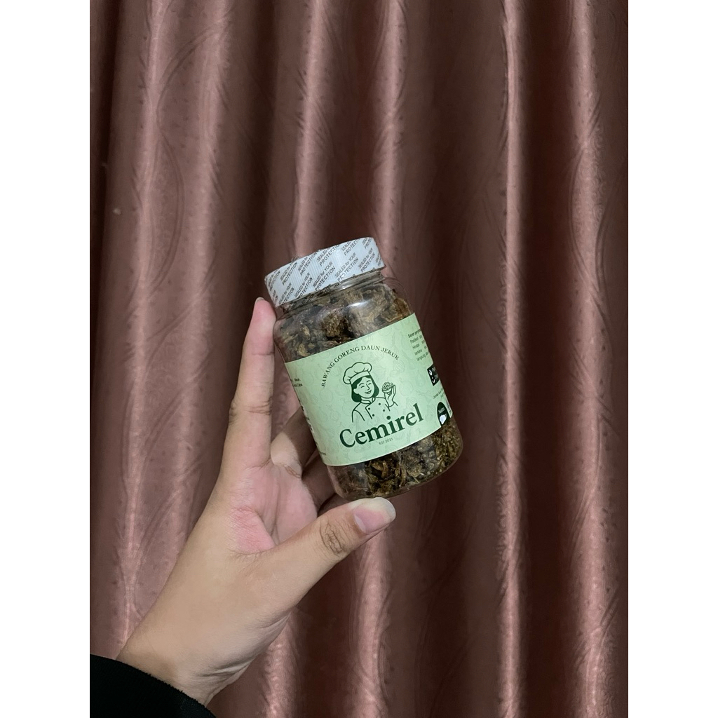 

Bawang Goreng Daun Jeruk PREMIUM (100gr)