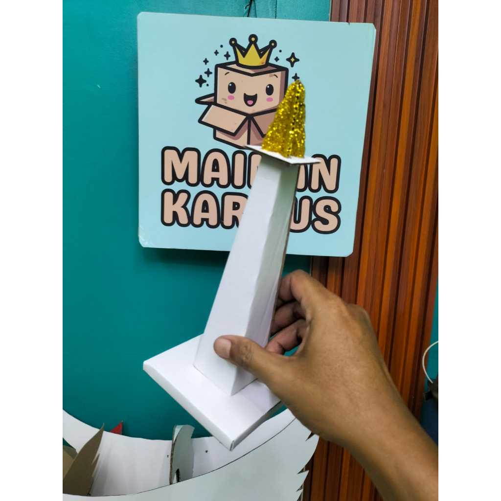 Miniatur monas kardus warna putih tugu emas, khusus instan atau sameday, ukuran tinggi 30 cm