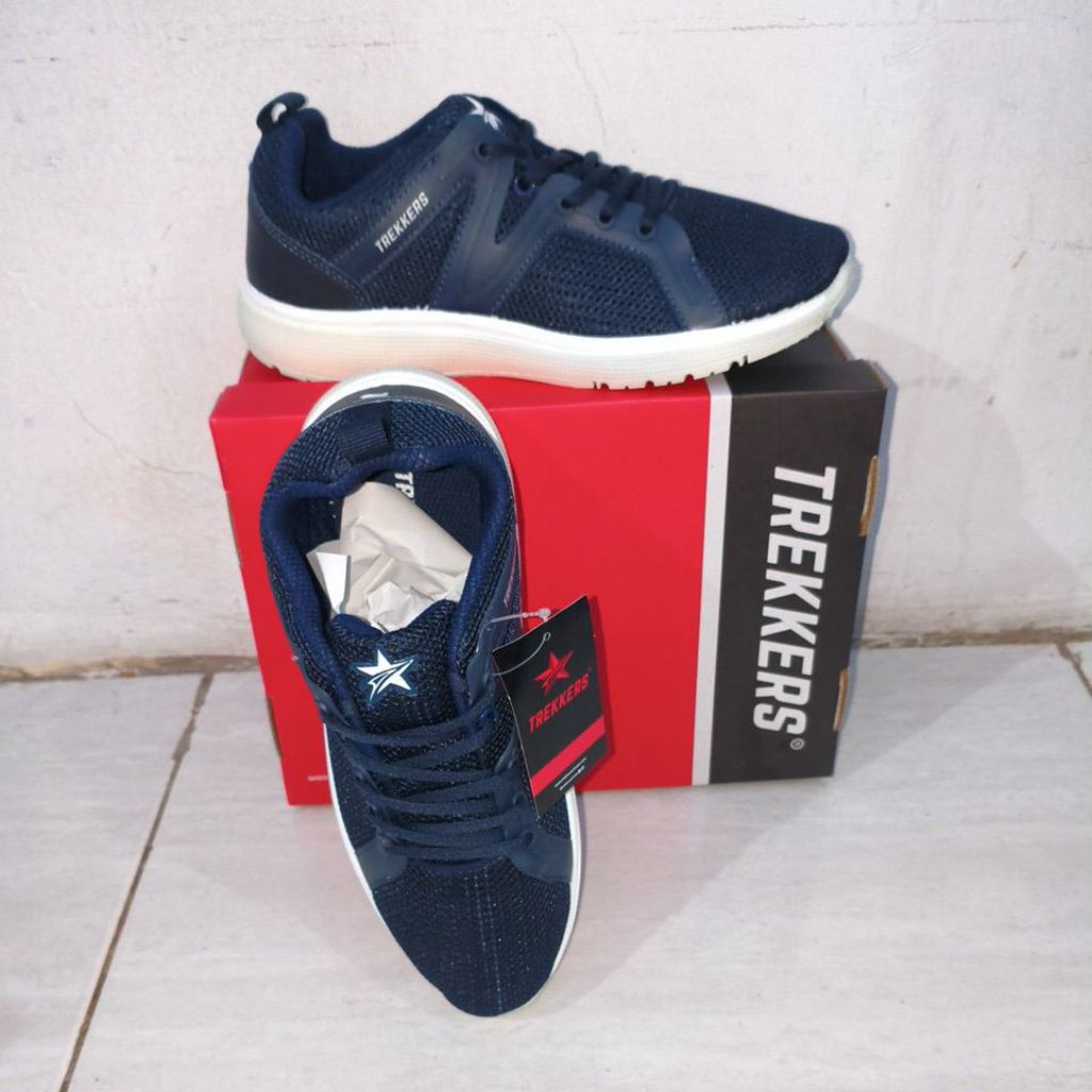 Sepatu sneakers Trekkers/sepatu sneakers pria wanita