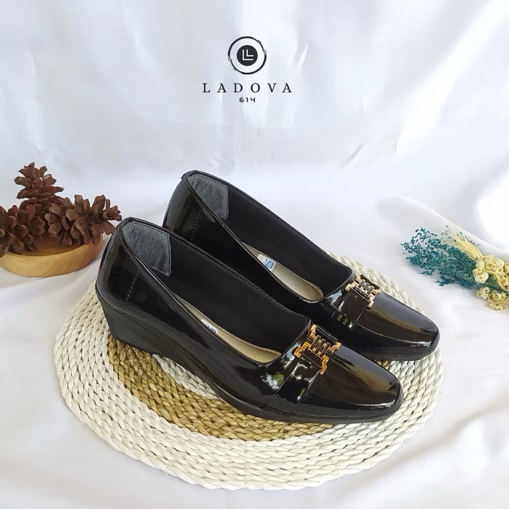 sepatu wanita kerja preloved