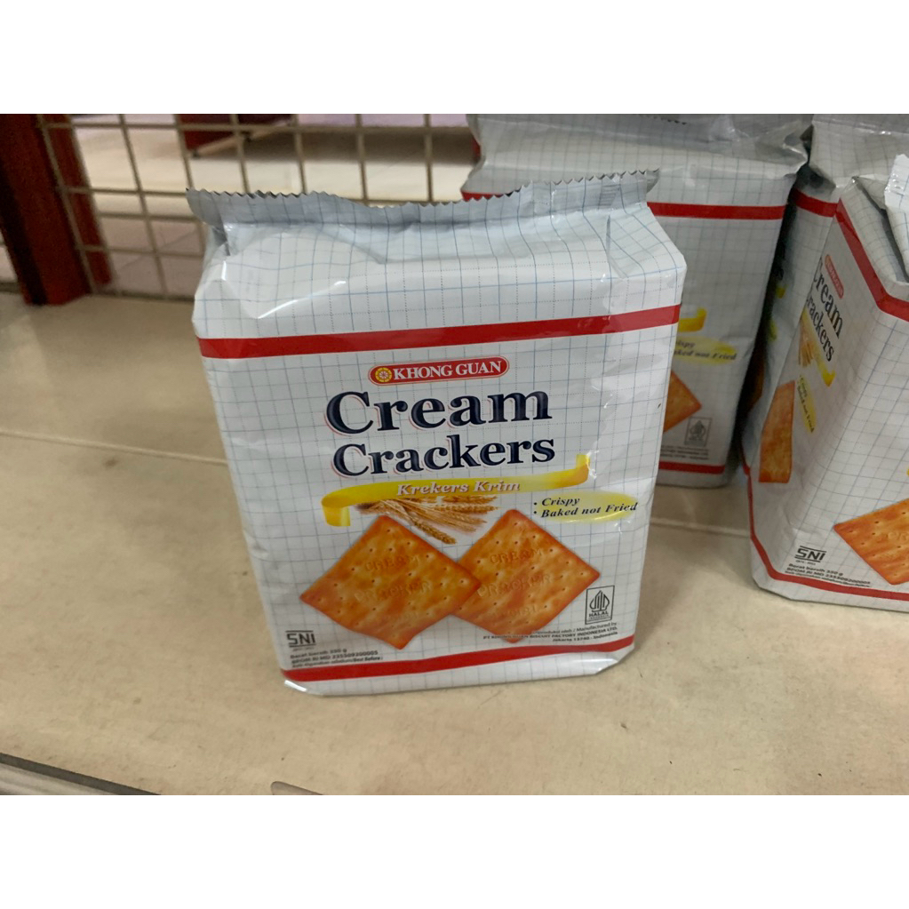 

Biscuit Khong Guan Cream Crakers