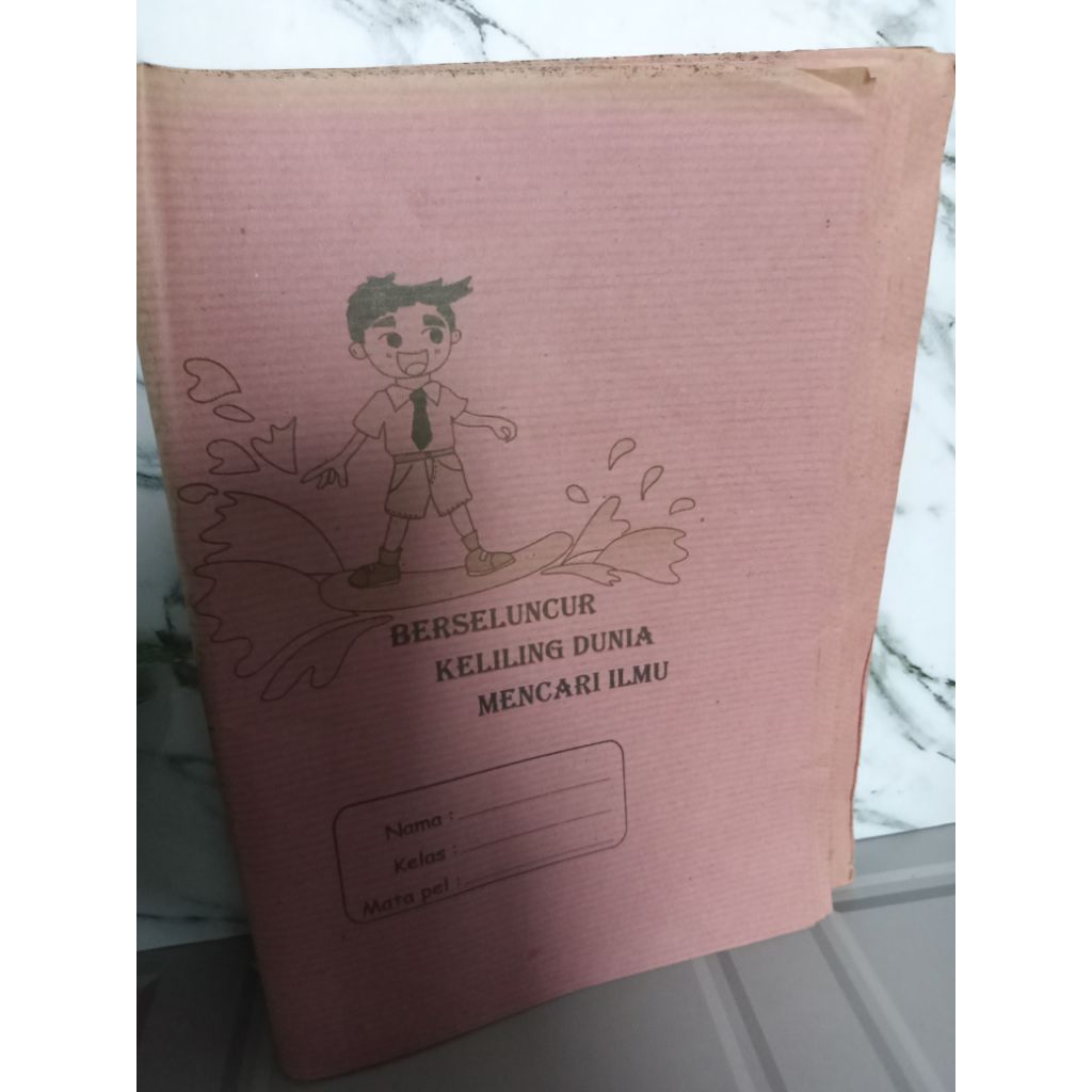 

Sampul buku coklat