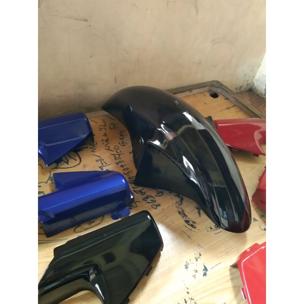 spakbor slebor depan Kawasaki ninja victor hitam glossy original ABS