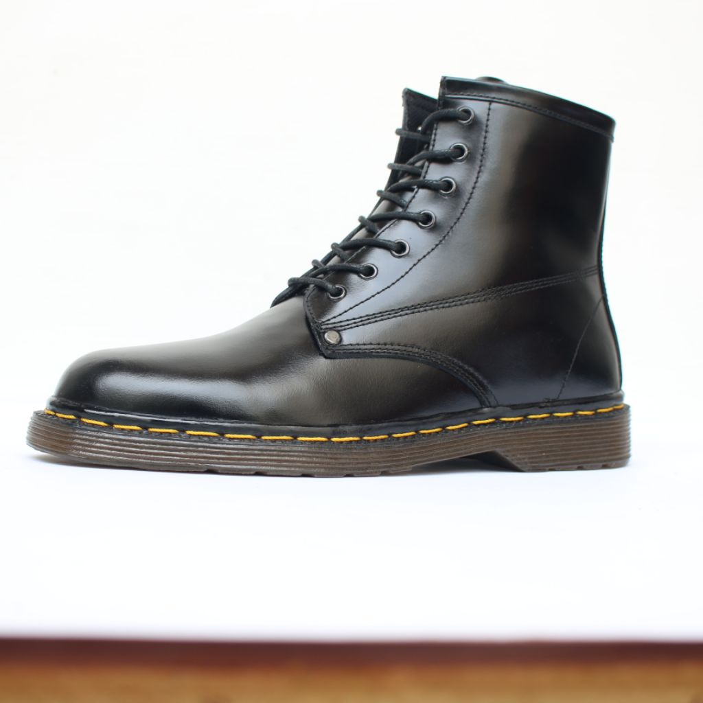 Synkro Agra Sepatu Boots Fashion Hitam Kulit Asli 7Hole