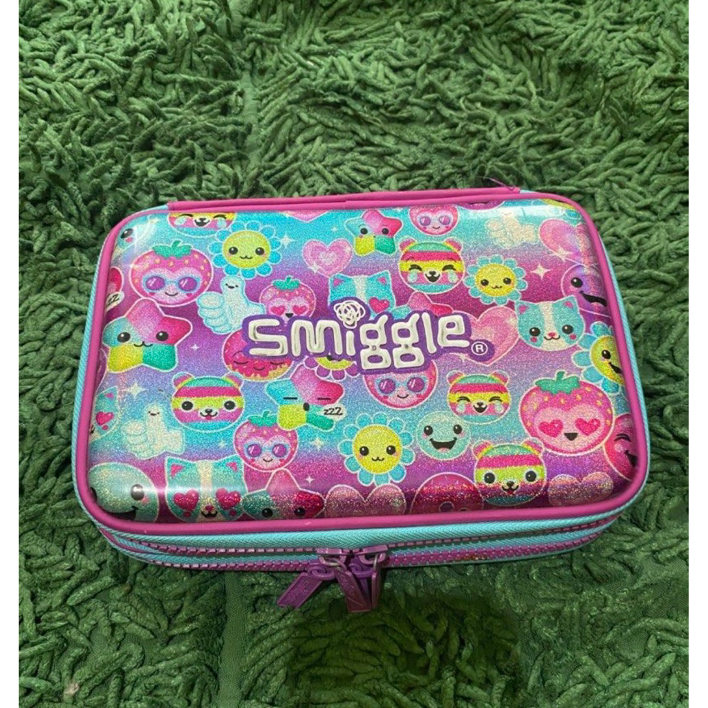

kotak pensil smiggle