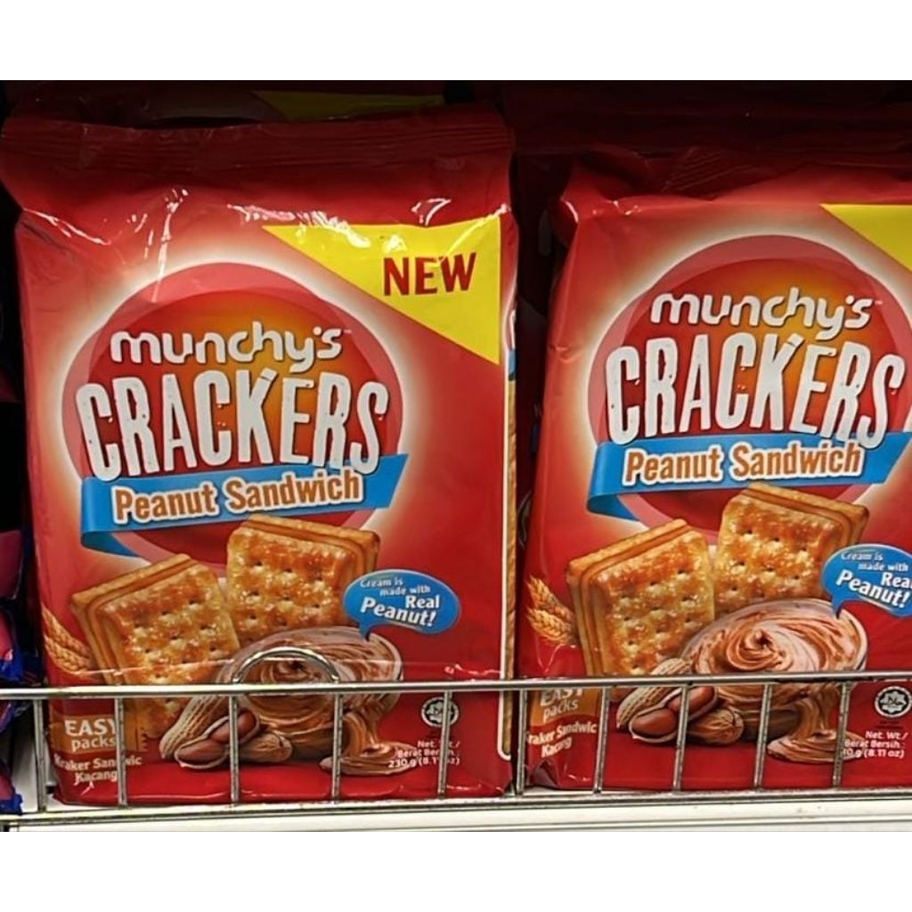 

Munchy's crackers peanut / crackers rasa kacang import