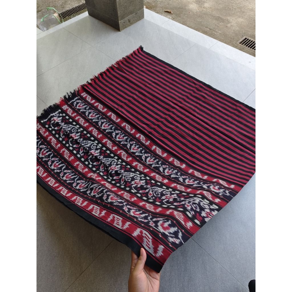 KAIN TENUN BLANKET TRADISIONAL TROSO JEPARA, KAIN TENUN ETNIK NUSANTARA WARNA MAROON, KAIN BATIK TEN