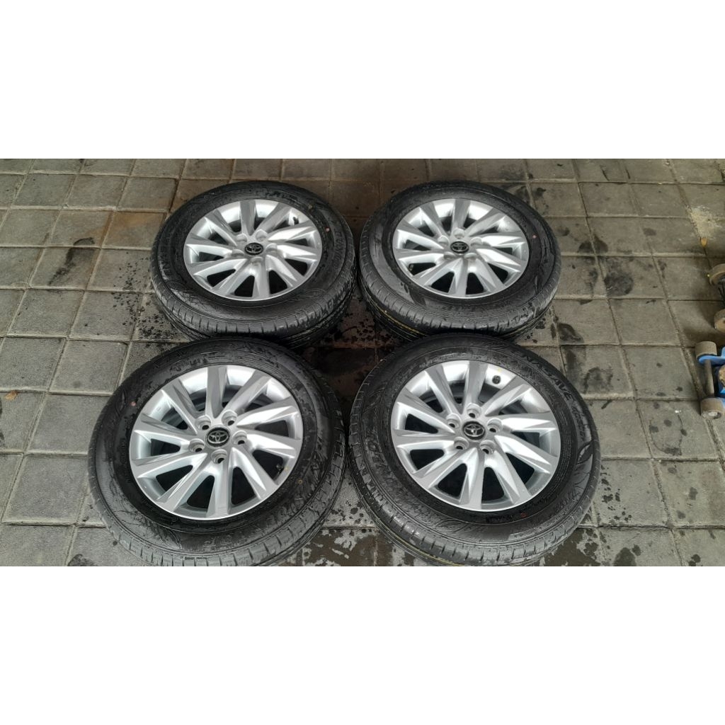 Paket velg dan ban bekas mobil oem copotan innova zenix + ban 205 65 16