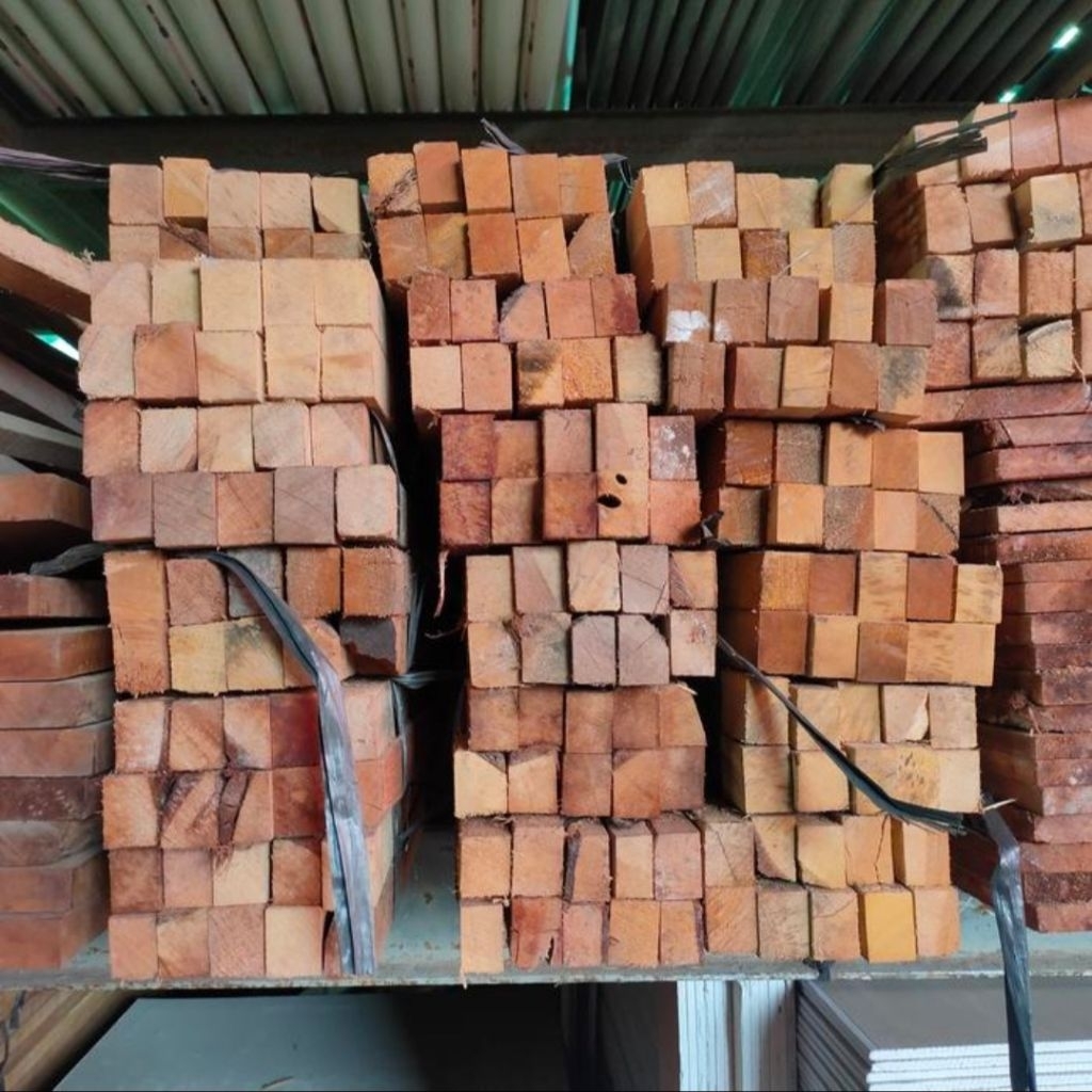 Reng Kayu 3x4 Ikatan 10 Batang Panjang 4 Meter