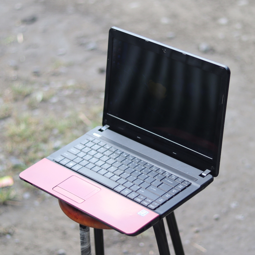 Laptop Acer intel Core i7 E1-431normal tinggal pakai siap kerja berat