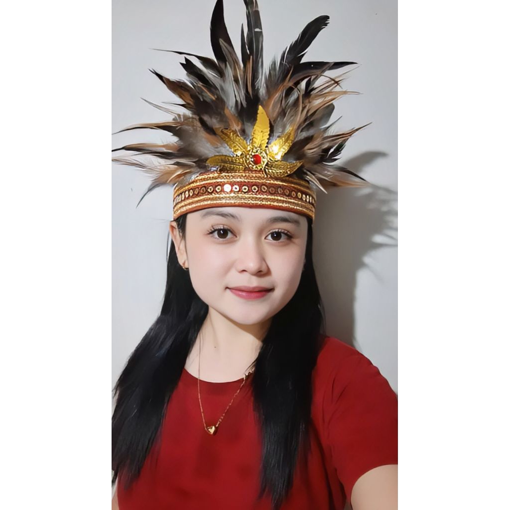 Mahkota Suku Dayak cendrawasih