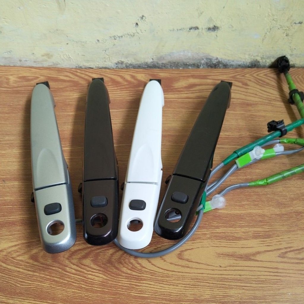 HANDLE PINTU LUAR TOMBOL RUSH TERIOS RH 2018 -2023 ORIGINAL