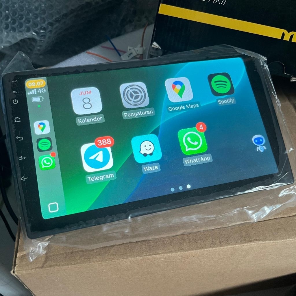 Head unit Android Momentum 9 inch 2/32 apple carplay android auto wireless