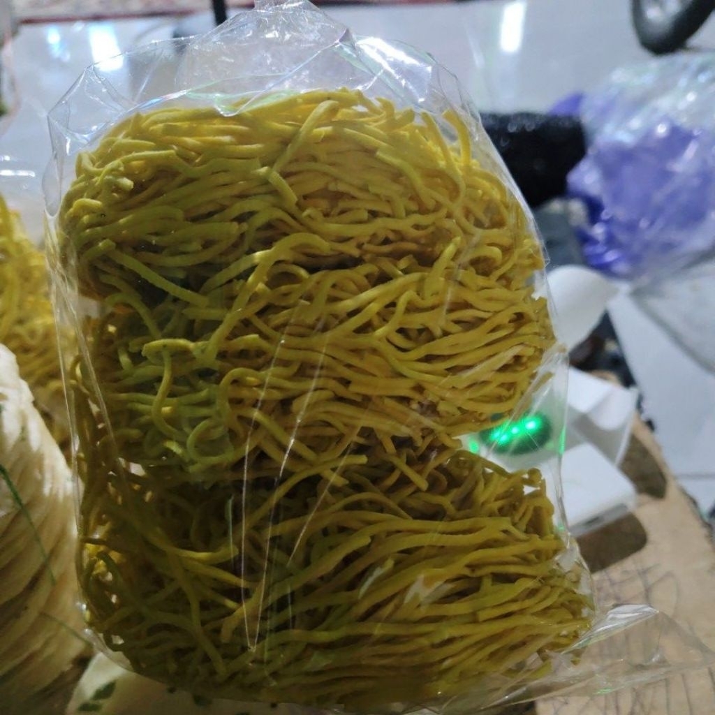 

mie kuning padang bulat isi 1 kg mie kuning padang