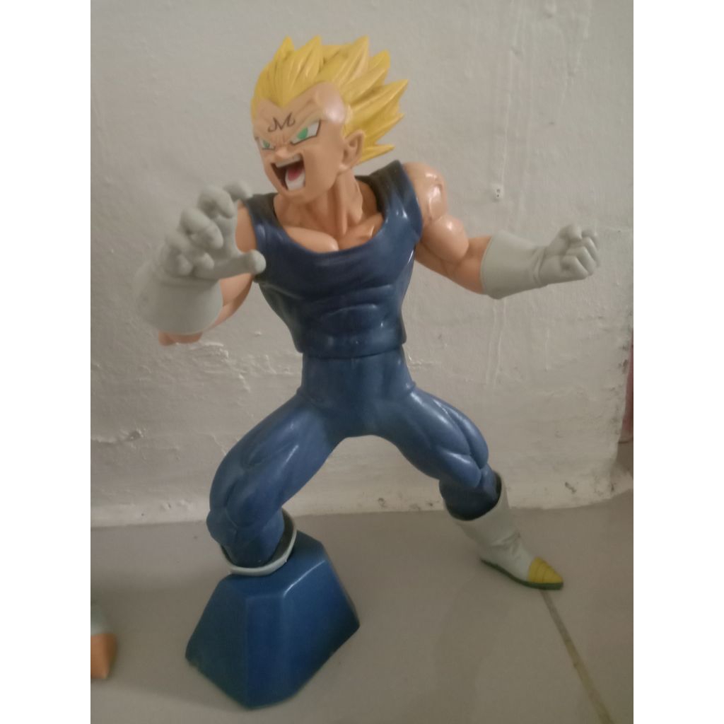 Action figure dragon ball