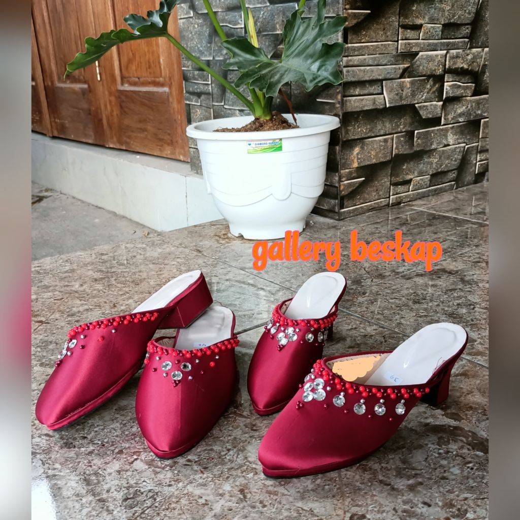 Sendal selop pengantin/ wedding shoes warna maroon