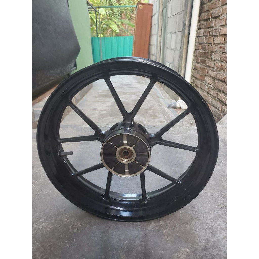 Preloved  VELG BAN BELAKANG  GSX R 150