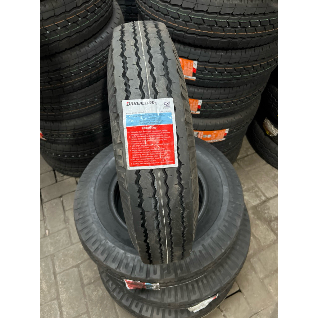 Ban Mobil BS 700 R14 14 Bridgestone 8PR L300