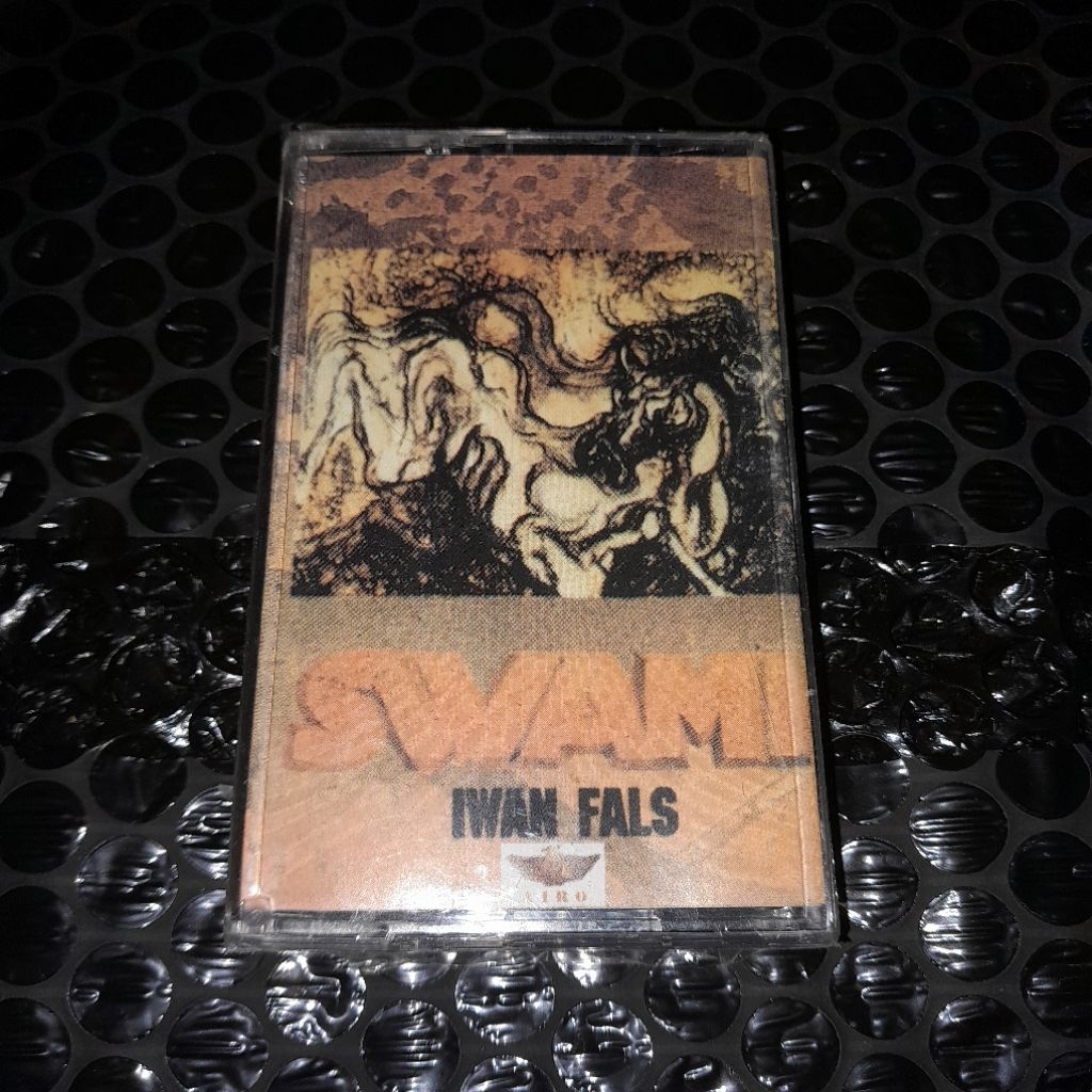 kaset iwan fals swami / segel