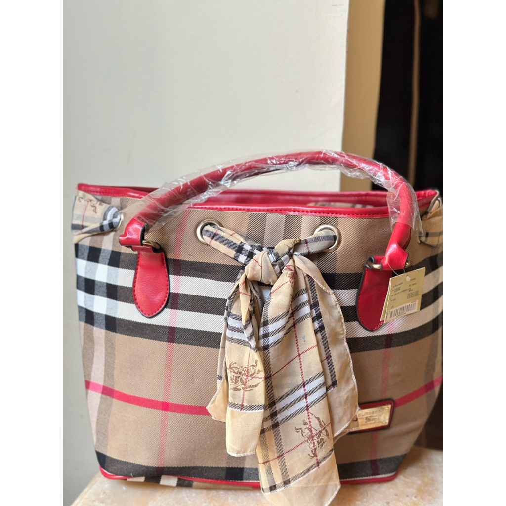 TAS BURBERRY WANITA