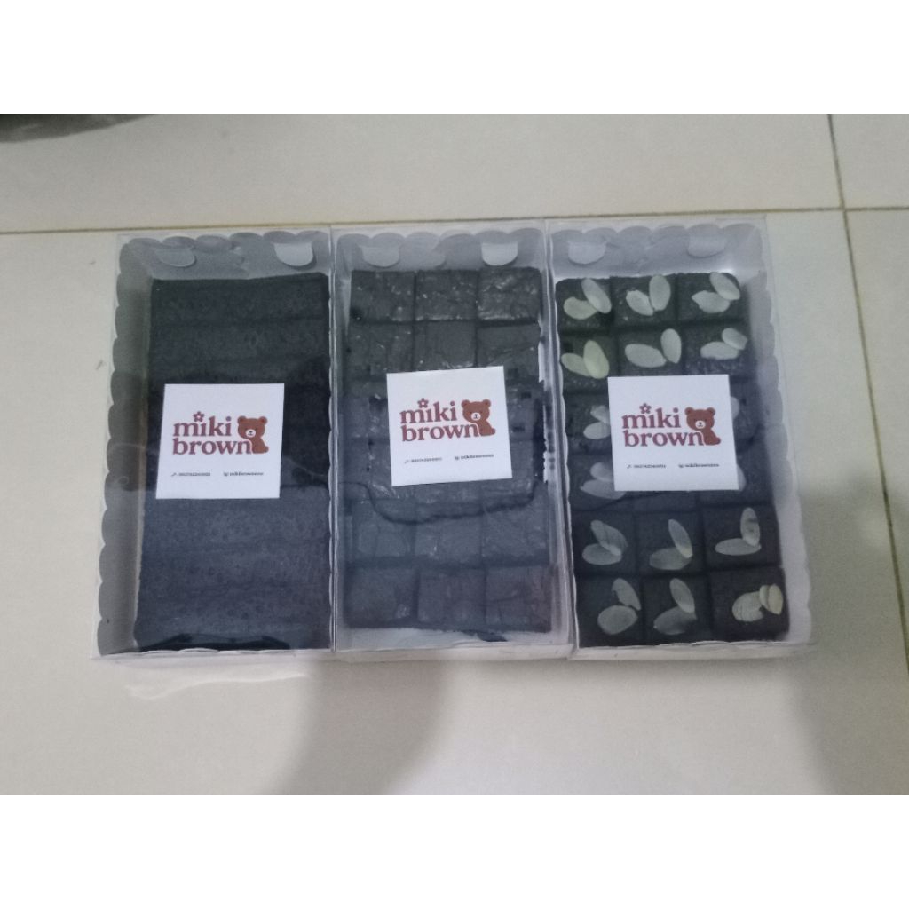 

FudgiebrownieLarge-Mikibrown