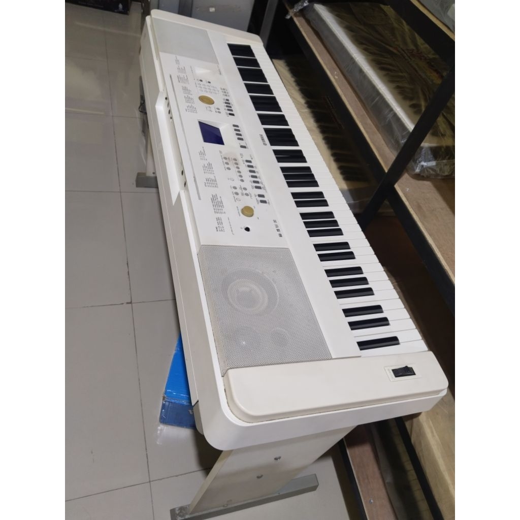Digital Piano Yamaha DGX-650 Putih Bergaransi